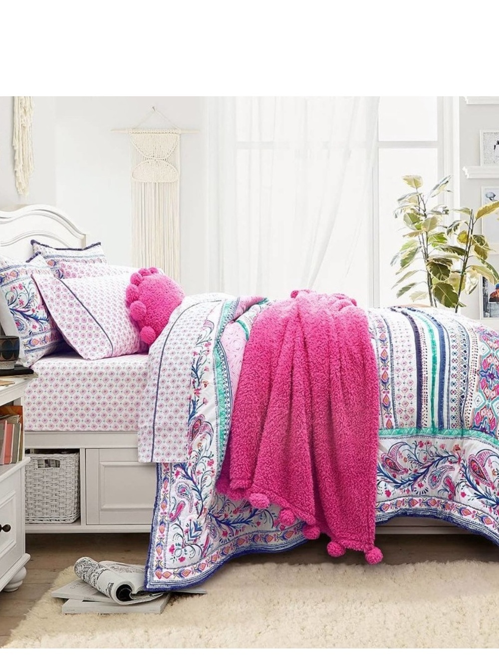 Pottery Barn Teen Avery Pink Paisley Quilt Set with a Sham Twin